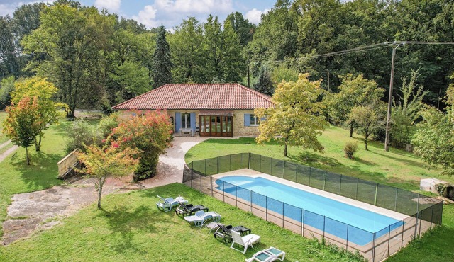 4 bedroom house with swimming pool in Dordogne, Périgord Noir