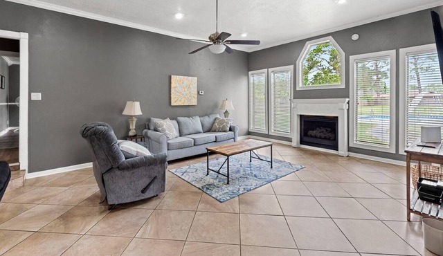 4 Bedroom house with pool