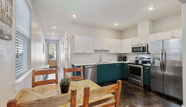 ⭐️ 4 BEDROOM in 💙 of COOPER YOUNG ⭐️