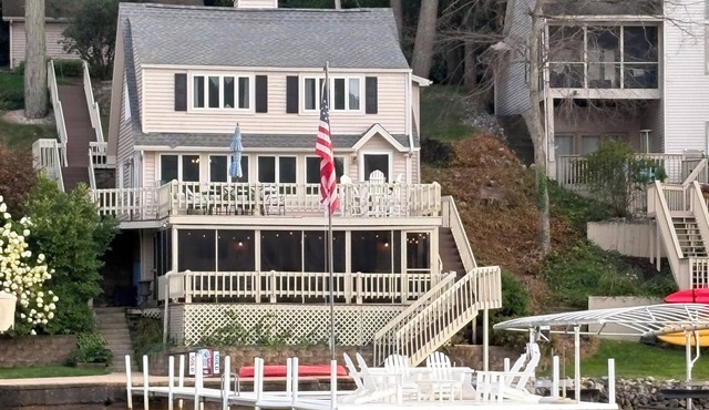 4-bedroom lake front house on fantastic lake James.