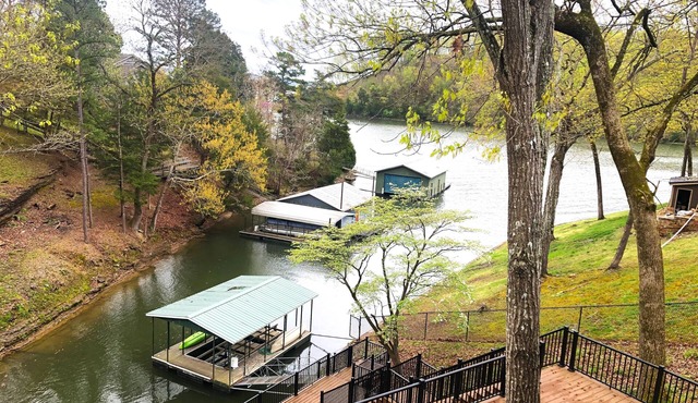 4 bedroom lake house at Pickwick