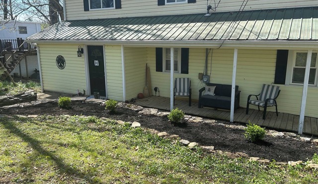 4-Bedroom Lake-side Retreat with New Dock!
