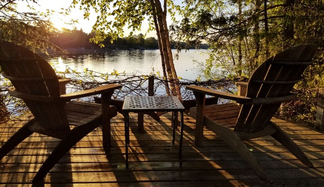 4 bedroom Lakefront/Waterfront House on Picturesque Long Lake