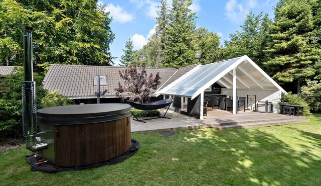 4 bedroom lovely home in Nykøbing Sj