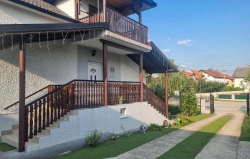 4 Bedroom Lovely Home In Velika Mlaka