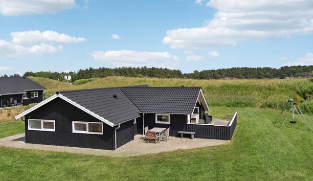 4 bedroom lovely home in Hirtshals