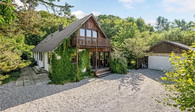 4 Bedroom Lovely Home In Ebeltoft