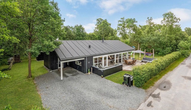 4 bedroom lovely home in Grenaa