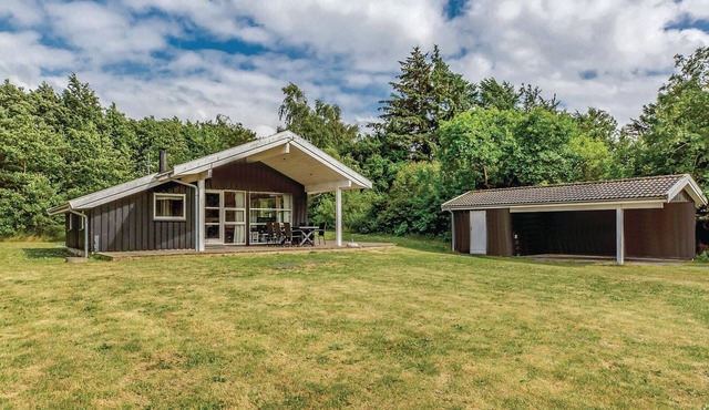 4 bedroom lovely home in Højby