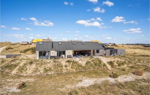 4 Bedroom Lovely Home In Hvide Sande