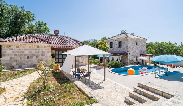 4 bedroom lovely home in Cilipi