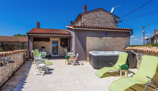 4 bedroom lovely home in Hrboki