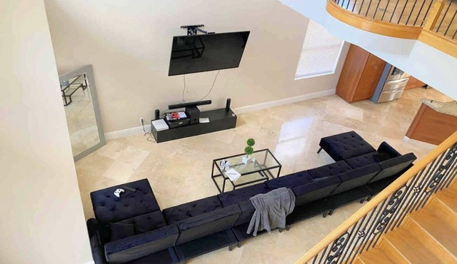 4 BEDROOM LUXURIOUS WATERFRONT VILLA