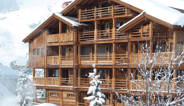 4 bedroom Luxury Alpine retreat perfectly located, 2 minutes to Medran ski lift