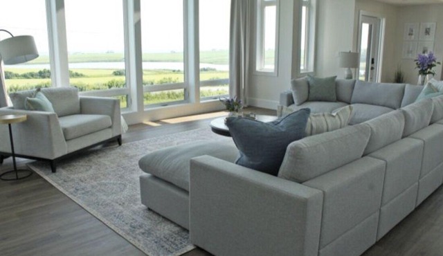 4 Bedroom Luxury Ocean View Beach House, Minutes To North Shore Beaches