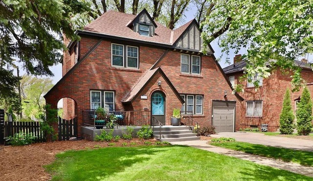 4 Bedroom, Mid-Century Modern House, minutes from downtown