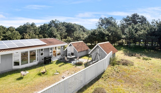 4 bedroom nice home in Sjællands Odde