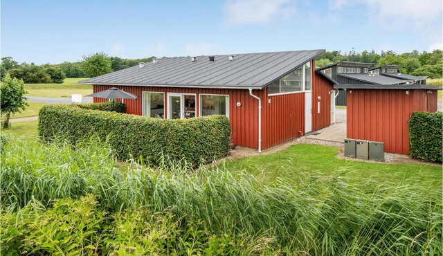 4 Bedroom Nice Home In Bogense