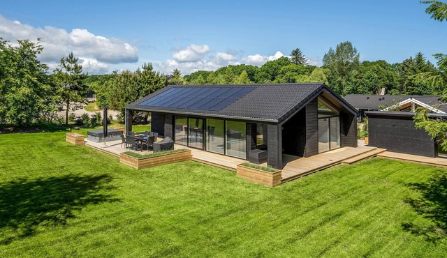 4 bedroom nice home in Glesborg