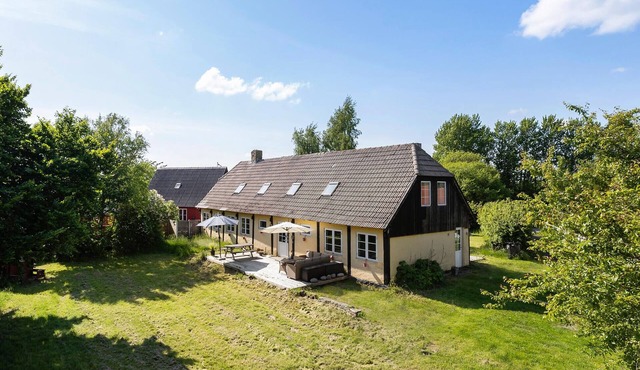 4 bedroom nice home in Gudhjem