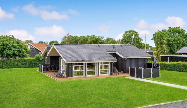 4 bedroom nice home in Hadsund