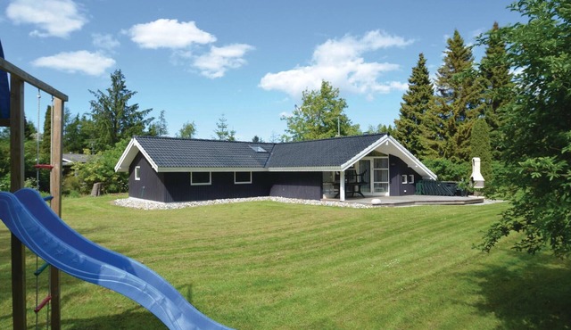 4 bedroom nice home in Idestrup