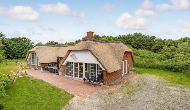 4 bedroom nice home in Ulfborg