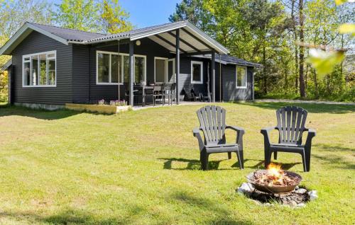 4 Bedroom Nice Home In Ebeltoft