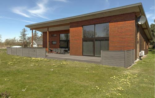 4 Bedroom Nice Home In Ebeltoft
