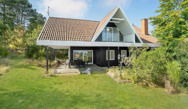 4 bedroom nice home in Knebel