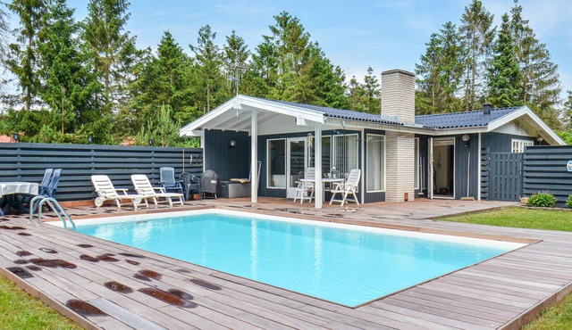 4 bedroom nice home in Kolind