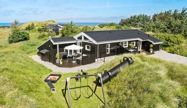 4 bedroom nice home in Saltum