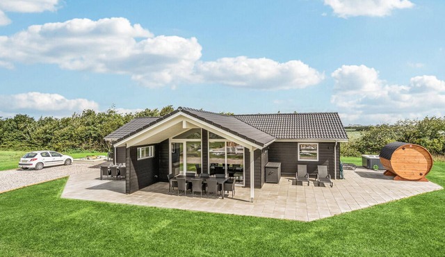 4 bedroom nice home in Tarm