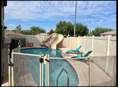 4 bedroom North Las Vegas with pool
