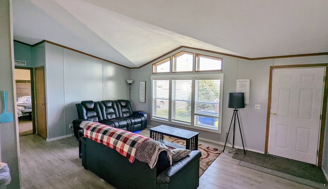 4 Bedroom North Ogallala. Off-Season Pricing