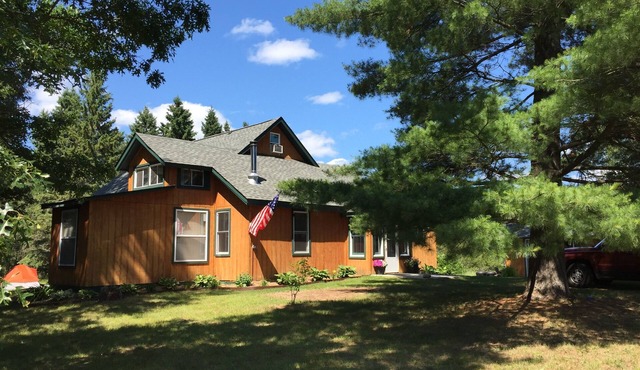 4-bedroom north woods, pet friendly cabin with WiFi, great room and fire place.