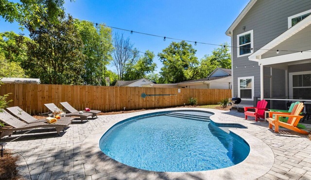 4 Bedroom Park Circle Retreat with Pool!