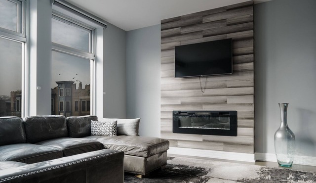 4 Bedroom Penthouse Loft in Heart of Wicker Park with Parking