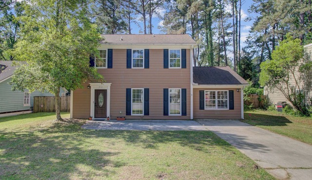 4-bedroom, Pet Friendly house in amazing Summerville with outdoor patio