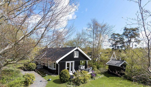4 bedroom pet friendly home in Græsted