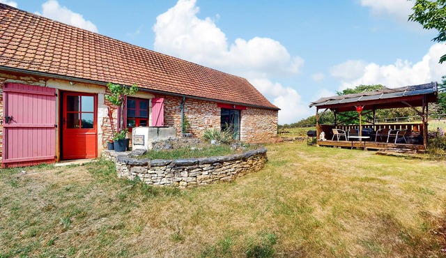 4 bedroom pet friendly home in Carlucet