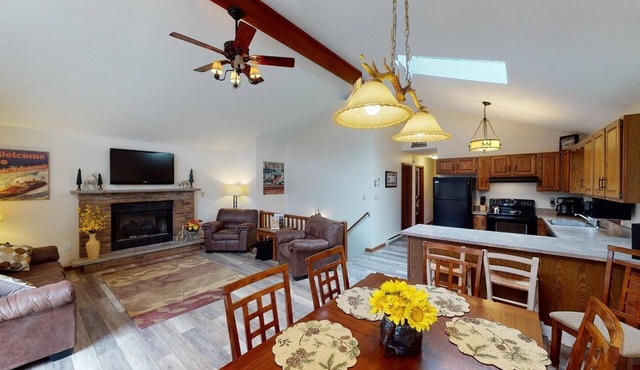 4 Bedroom Poconos Lake House Getaway