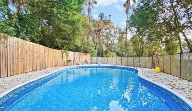 4 bedroom pool house located in a bird sanctuary