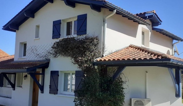 4 Bedroom Private vacation home in Bassussarry
