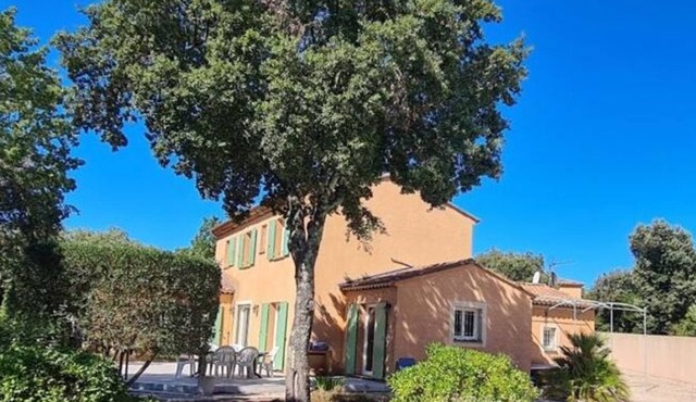 4-bedroom Provencal villa Uzes