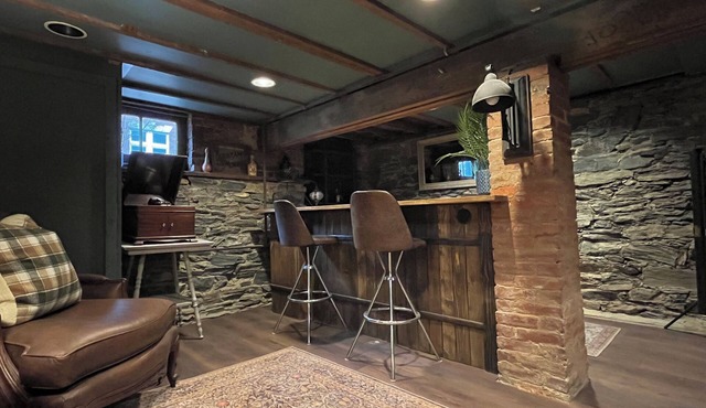 4-bedroom Row Home with Speakeasy Style Bar In the Heart of Downtown Frederick