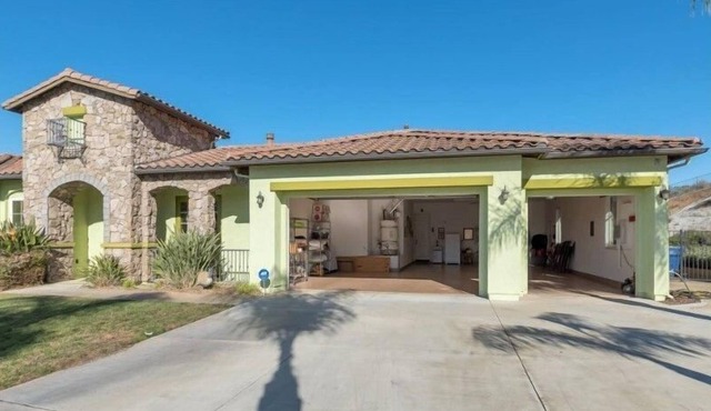 4 Bedroom Single family L-594109 by Houzlet