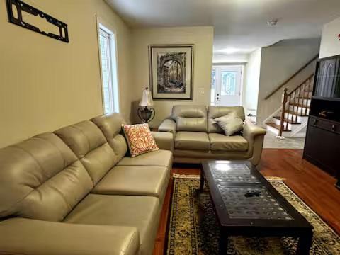 4 Bedroom Southend Guelph Homes for your entry Family