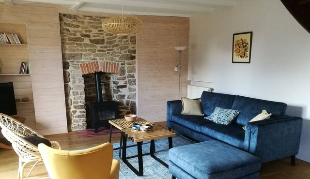 4 bedroom stone house near Auray between orchards and marshes