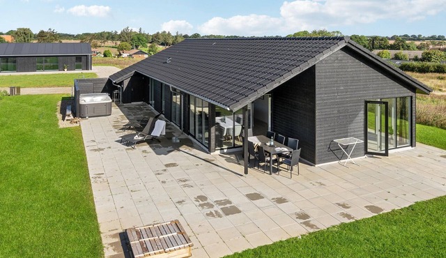 4 bedroom stunning home in Haderslev